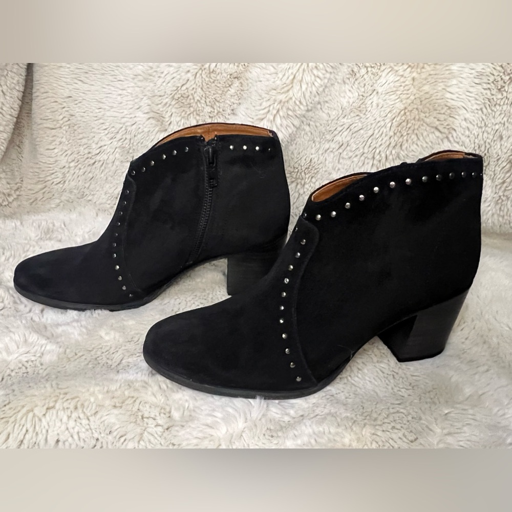 Frye Nora Stud Short/Ankle Black Suede Bootie Boot